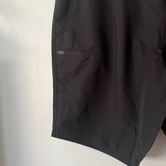 5.11 Tactical Fast-Tac Urban 11" Shorts Black Men's Size 44 - Picture 2 of 9